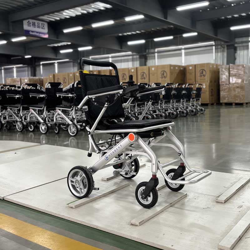 silla de ruedas motorizada plegable