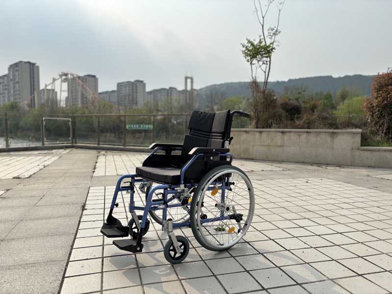la silla de ruedas plegable más ligera