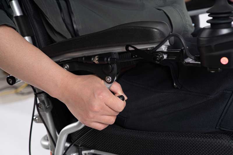 hafif tekerlekli sandalye elektrikli